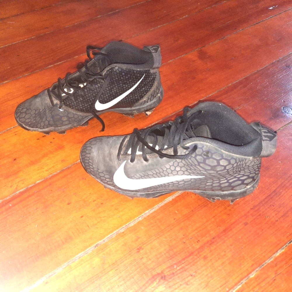 Nike Kids Black/White Cleats